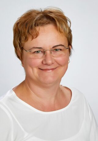 Frau Dr. Bartek-Biehl